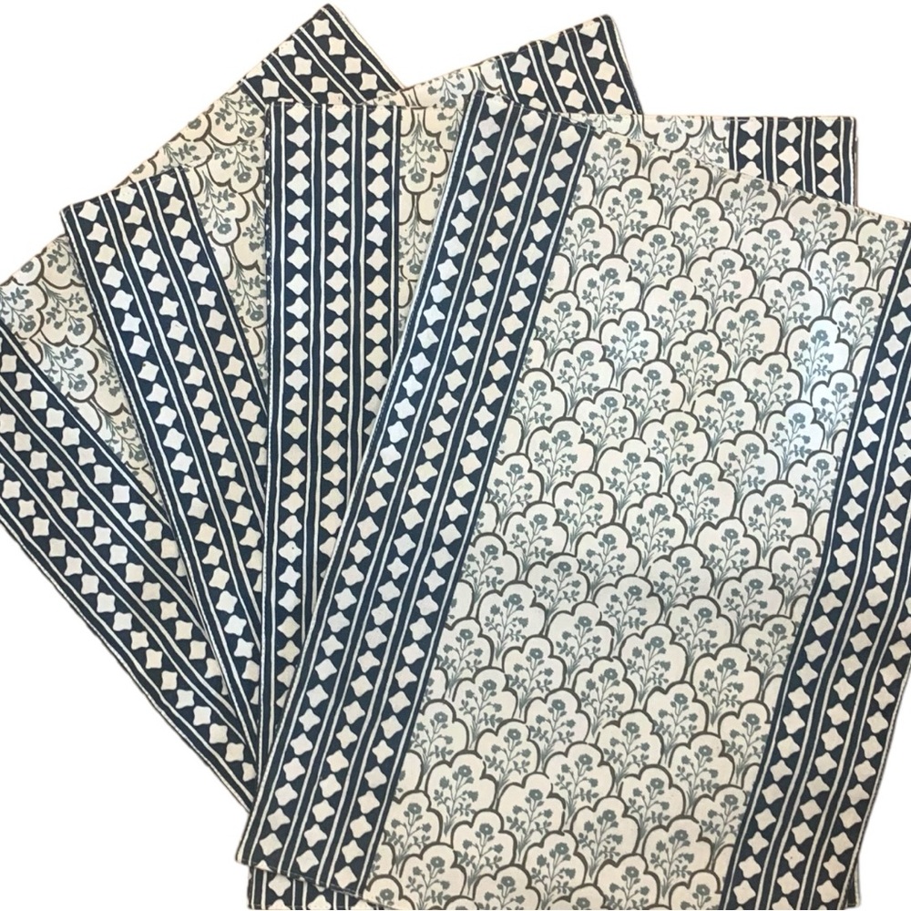 NEW AMAM Luxury Linens Geometric Diamond Floral Blue & White Placemat Set of 4
